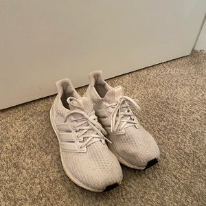 Women’s Adidas Ultra boost Sneakers. Color White. Size 8.5